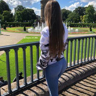 Laura 👑 photo